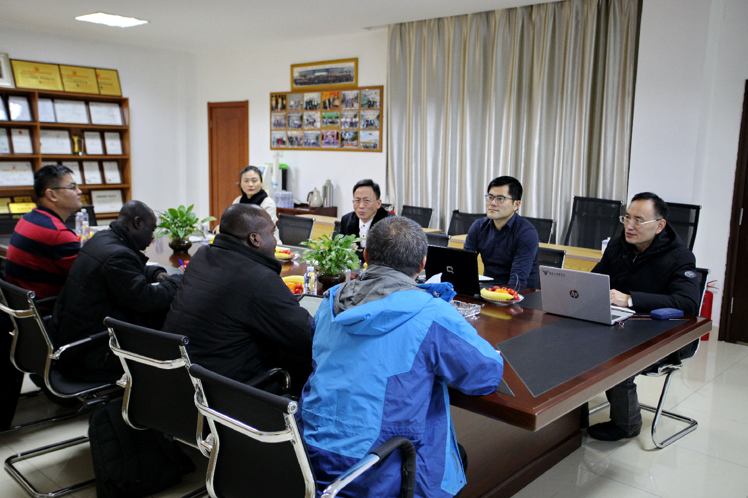 雙方會議交流中.jpg